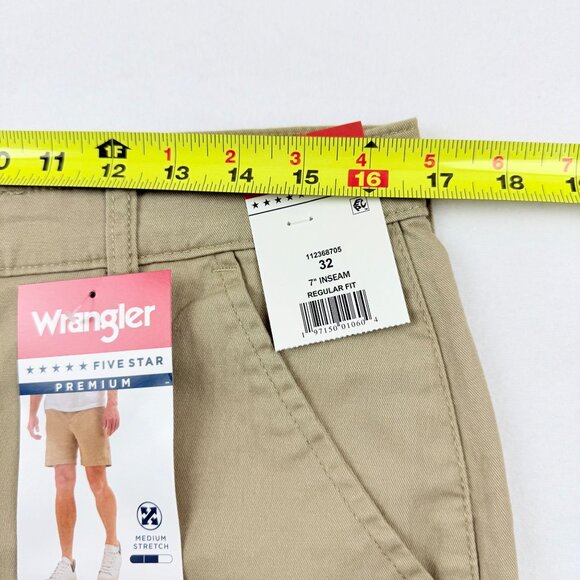Wrangler Men's Five Star Premium Stretch Regular Fit Tan Shorts Size 32x7 NWT - Picture 8 of 11